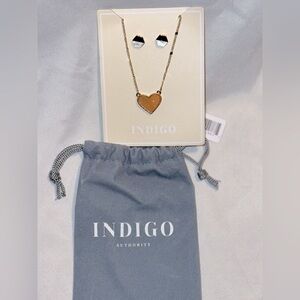 INDIGO AUTHORITY
Elliana Pave Heart + Earrings Set